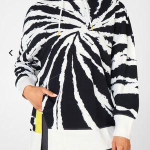 Fabletics Side Slit Pull Over Brand New 🔥